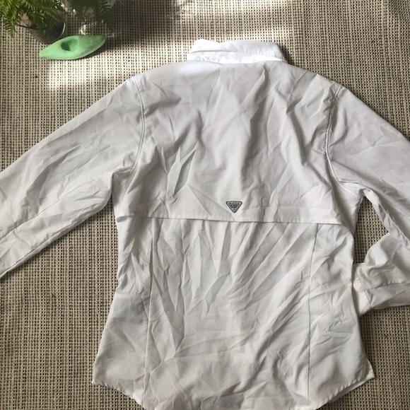 White PFG Columbia Shirt - Picture 2 of 6